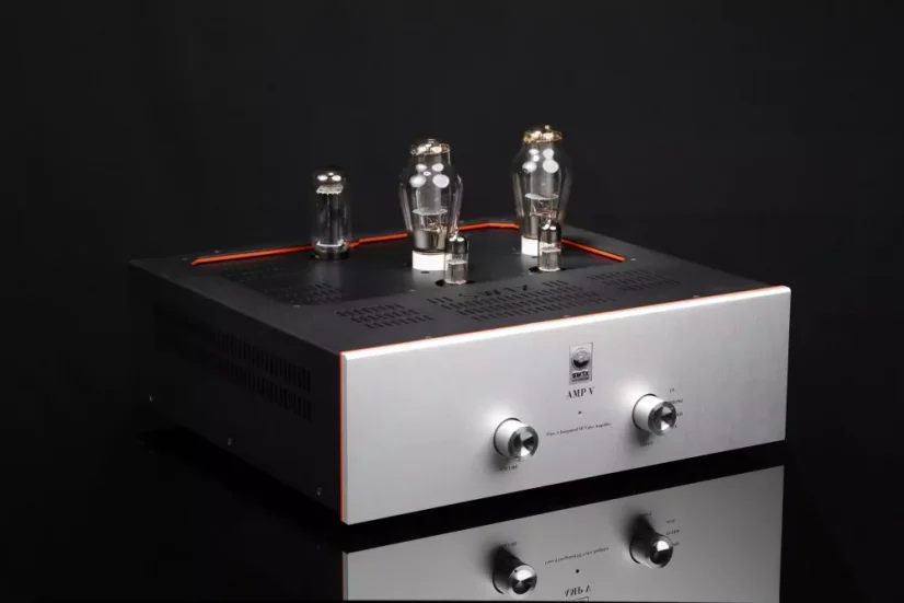 SW1X AMP V Titan - Vyberte variantu: Signature