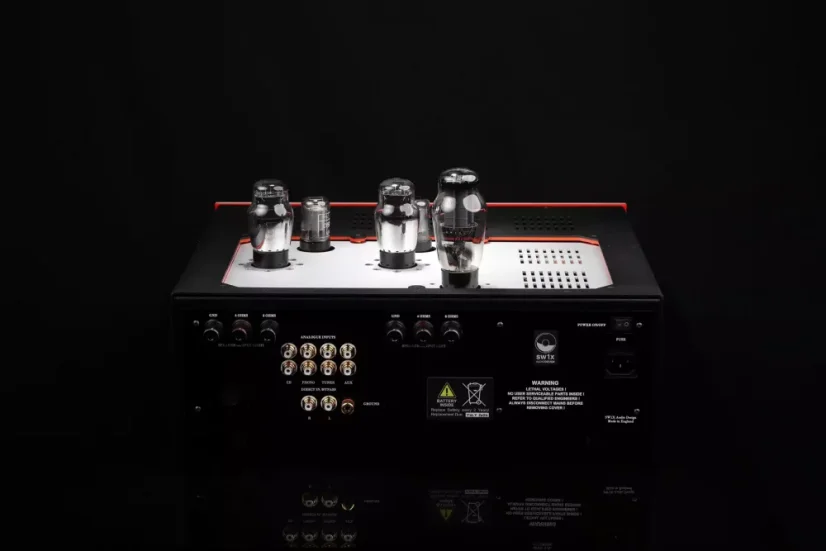 SW1X AMP III Trinity - Vyberte variantu: Signature