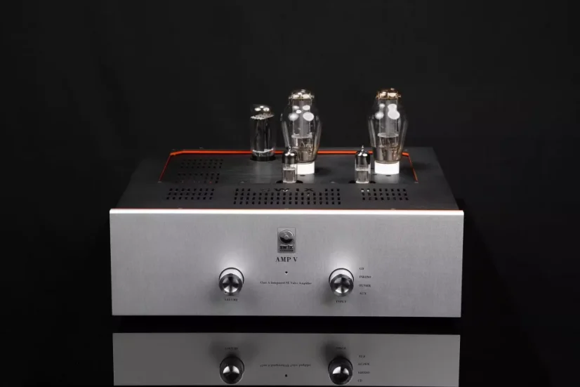 SW1X AMP V Titan - Vyberte variantu: Signature