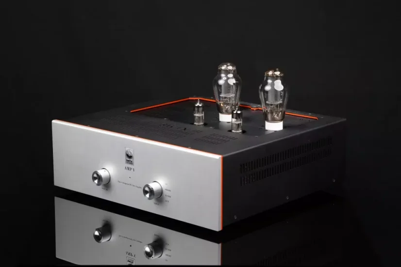 SW1X AMP V Titan - Vyberte variantu: Signature