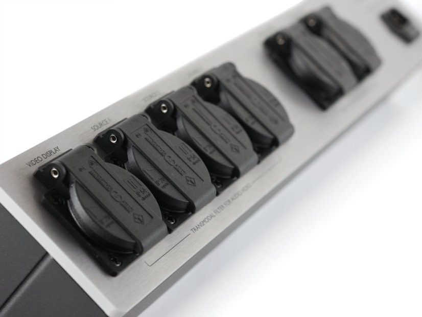ISOL - 8 PowerLine Chroma