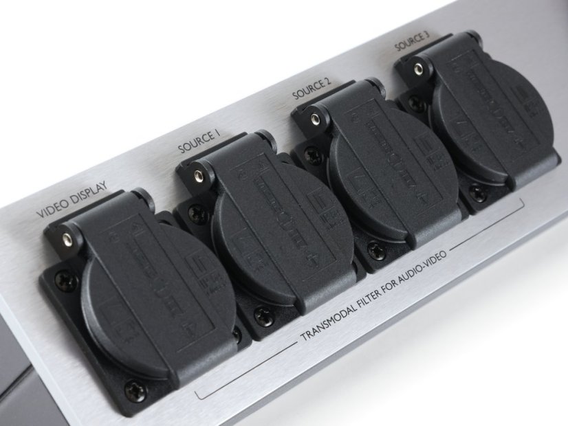 ISOL - 8 PowerLine Chroma